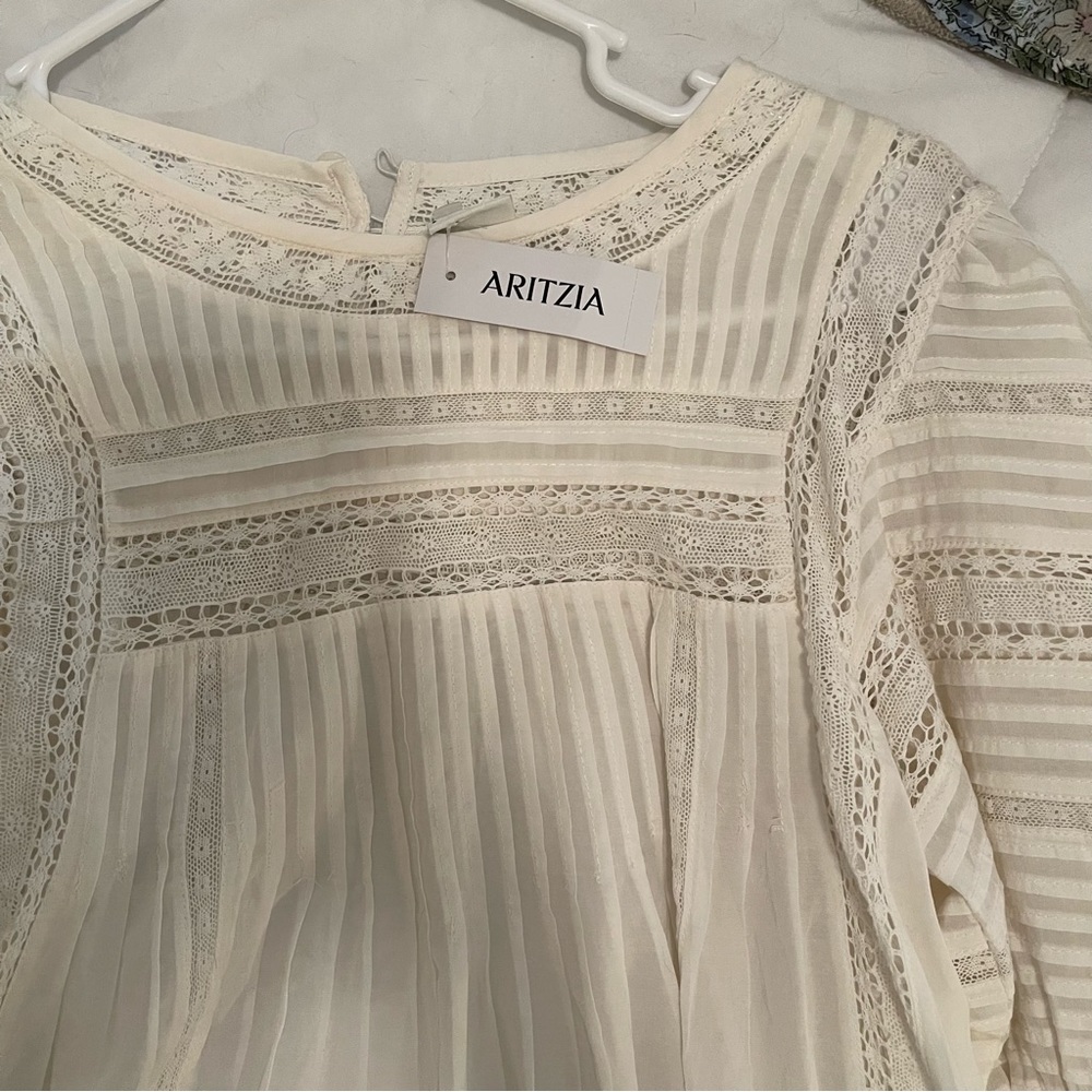 Aritzia Puff Sleeve Top